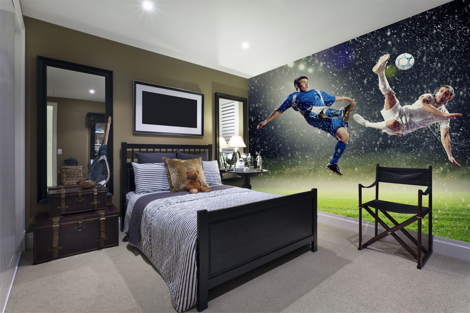 Football-wallpaper-in-boys-bedroom