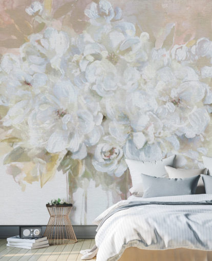 Weiße, individuell gestaltbare Blumentapete namens Sun Bleached Bouquet für Wohnzimmer und Küche Weiße, individuell gestaltbare Blumentapete namens Sun Bleached Bouquet für Wohnzimmer und Küche