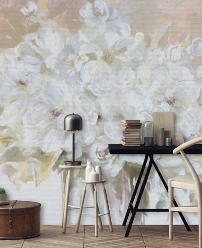 mural de papel de parede floral personalizável branco chamado Sun Bleached Bouquet para salas de estar e cozinhas