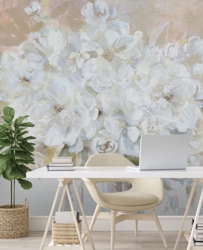 mural de papel pintado floral personalizable blanco llamado Sun Bleached Bouquet para salas de estar y cocinas