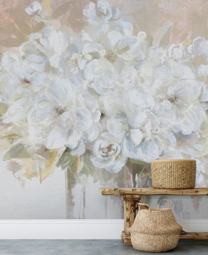 Weiße, individuell gestaltbare Blumentapete namens Sun Bleached Bouquet für Wohnzimmer und Küche