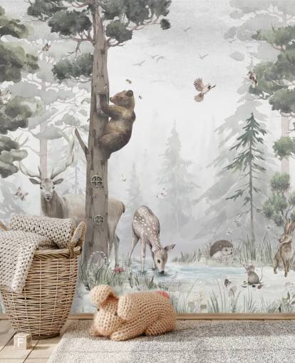 carta da parati murale personalizzabile per bambini con foresta verde, bianca e marrone chiamata In the Middle of the Forest di Ms. Tiff per asili nido e camere da letto