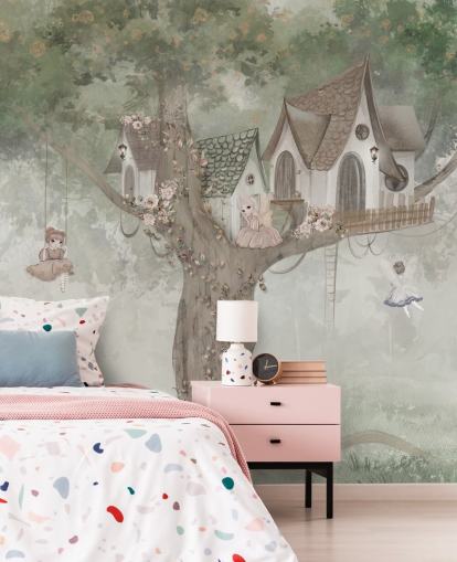 grønne barnefe tapetmaleri kalt Treehouse Imagination av Ms. Tiff for barnehager og barnerom