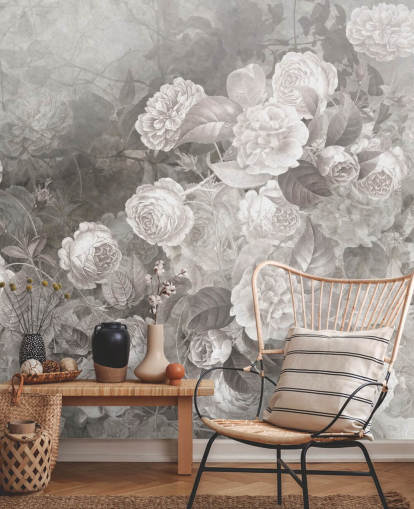 papier peint mural rose personnalisable en noir et blanc appelé A Kiss of Roses par Ms. Tiff pour les couloirs et les bureaux à domicile