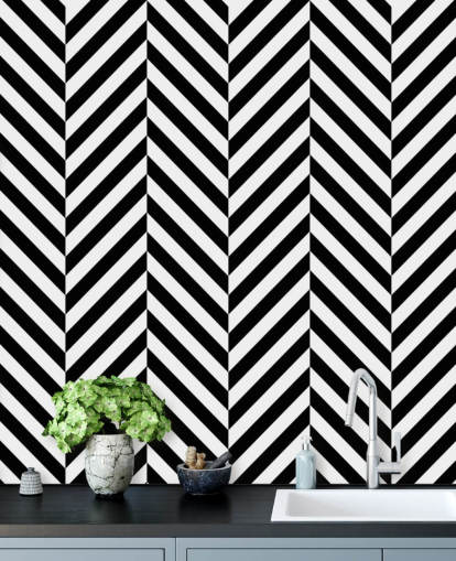svart-hvitt tilpassbart chevron tapet veggmaleri kalt Black and White Herringbone