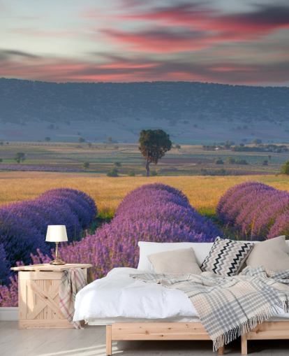 aanpasbare muurschildering op het platteland genaamd Lavender Hills voor slaapkamers en woonkamers