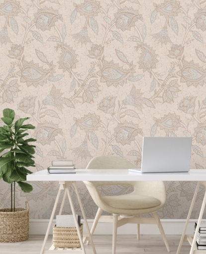 beigefarbenes individuelles Boho-Tapeten-Wandbild namens Soft Beige Floral Paisley von Bloomery Decor beigefarbenes individuelles Boho-Tapeten-Wandbild namens Soft Beige Floral Paisley von Bloomery Decor