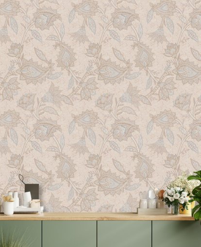 beige boho behangmuurschildering op maat genaamd Soft Beige Floral Paisley van Bloomery Decor beige boho behangmuurschildering op maat genaamd Soft Beige Floral Paisley van Bloomery Decor