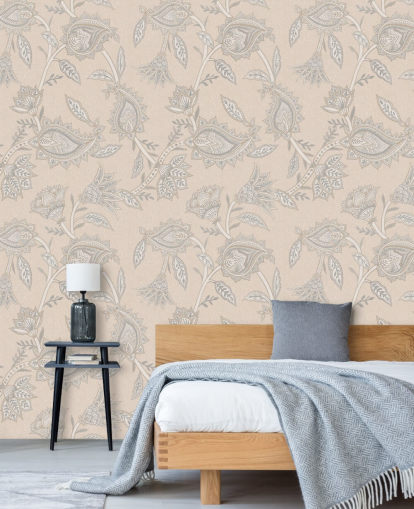 mural de papel pintado de cachemir personalizado de color crema llamado Cream Indian Paisley de Bloomery Decor