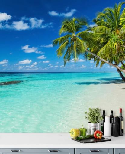 Palm Tree på Hvid Slebet Tropical Beach Baggrund