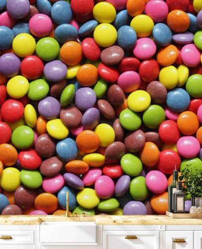 mural de papel pintado de chocolates de colores arcoíris llamado Colourful Sweets para dormitorios de niños, tiendas de dulces y negocios