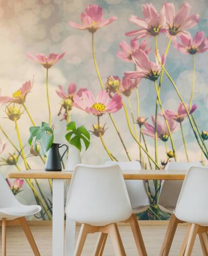 Lyserøde blomster i et felt vægmaleri Lyserøde blomster i et felt vægmaleri