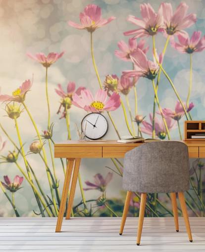 Decorazione murale con fiori rosa in un campo 