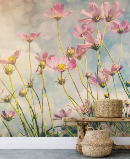 Decorazione murale con fiori rosa in un campo Decorazione murale con fiori rosa in un campo