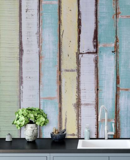 Mural de paredes de paneles de madera en tonos azules y blancos