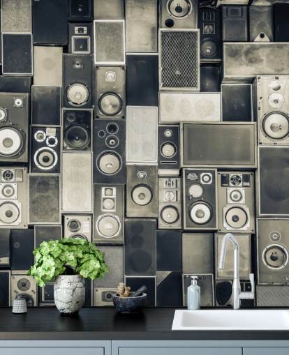 papel de parede de alto-falante personalizável em preto e branco chamado Music Speakers Wall Monochrome para quarto