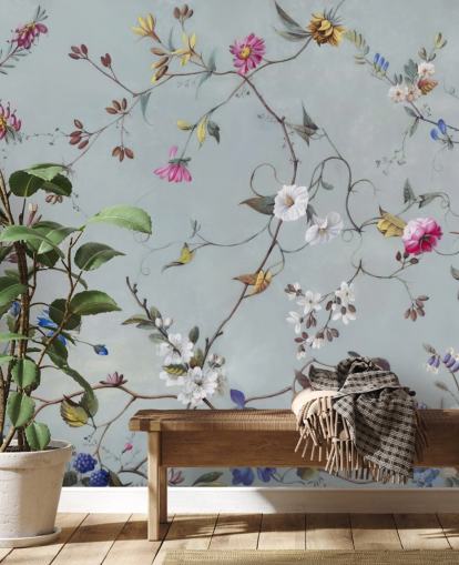 blaues Tapetenbild mit Blumenmuster namens Floral Heaven von Marina Stupakova für Schlafzimmer und Wohnzimmer