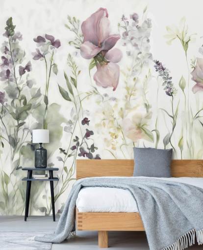 mural de papel pintado floral blanco, morado y verde llamado La suavidad del corazón III de Marina Stupakova