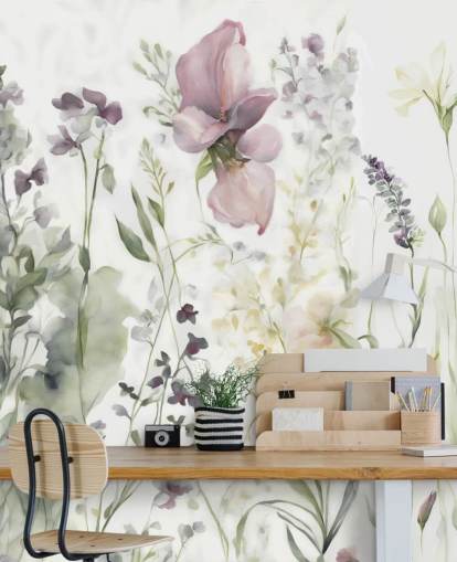 mural de papel pintado floral blanco, morado y verde llamado La suavidad del corazón III de Marina Stupakova