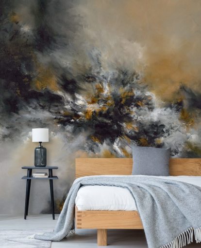 carta da parati murale astratta arancione e nera chiamata Glowing Embers di Alison Johnson per camere da letto, salotti e corridoi 