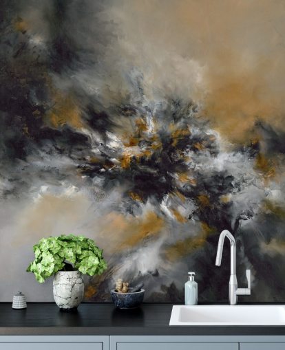 oranje en zwarte abstracte behangmuurschildering genaamd Glowing Embers van Alison Johnson voor slaapkamers, lounges en gangen oranje en zwarte abstracte behangmuurschildering genaamd Glowing Embers van Alison Johnson voor slaapkamers, lounges en gangen