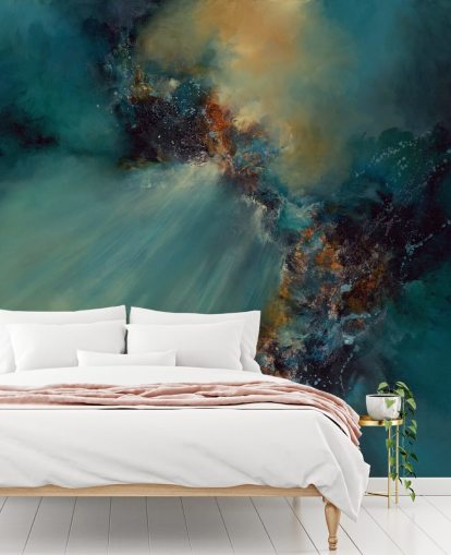 carta da parati murale astratta personalizzabile blu e oro chiamata Nebula di Alison Johnson per camere da letto