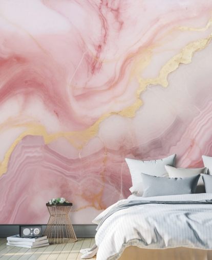 Tapetentapete aus rosafarbenem und goldenem Marmor namens Pink and Gold Marble für Schlafzimmer und Badezimmer