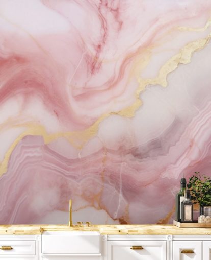 rosa och guld marmor tapetväggmålning kallad Pink and Gold Marble för sovrum och badrum