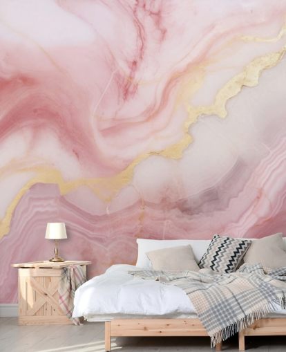 rosa och guld marmor tapetväggmålning kallad Pink and Gold Marble för sovrum och badrum