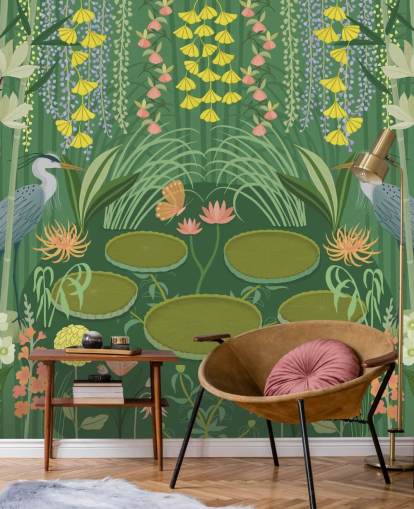 papier peint mural personnalisable en forme de grue verte appelé Jardin d'Eau par Kate Merritt