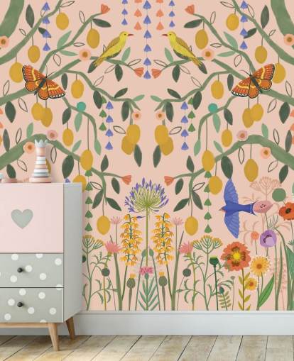 mural de papel pintado de jardín en colores pastel personalizable llamado Lemon Trees de Kate Merritt