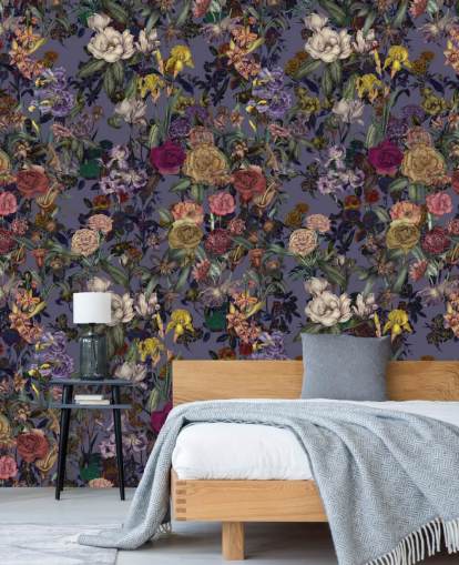 fargerikt blomstermønster veggmaleri kalt Flower Garden Extra Purple av Karina Eibatova