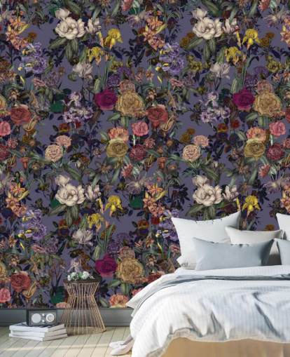 farbenfrohes Blumenmuster-Wandbild namens Flower Garden Extra Purple von Karina Eibatova