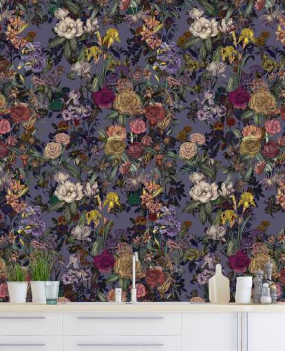 farverigt blomstermønster vægmaleri kaldet Flower Garden Extra Purple af Karina Eibatova farverigt blomstermønster vægmaleri kaldet Flower Garden Extra Purple af Karina Eibatova