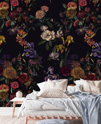 lilla tilpasset blomsterveggmaleri kalt Dark Purple Flower Garden av Karina Eibatova
