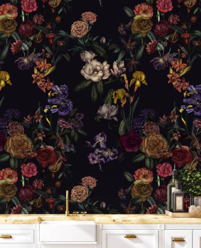 lilla tilpasset blomsterveggmaleri kalt Dark Purple Flower Garden av Karina Eibatova