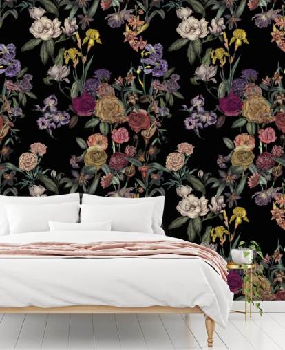 murale nero personalizzabile con motivo floreale chiamato Obsidian Flower Garden di Karina Eibatova