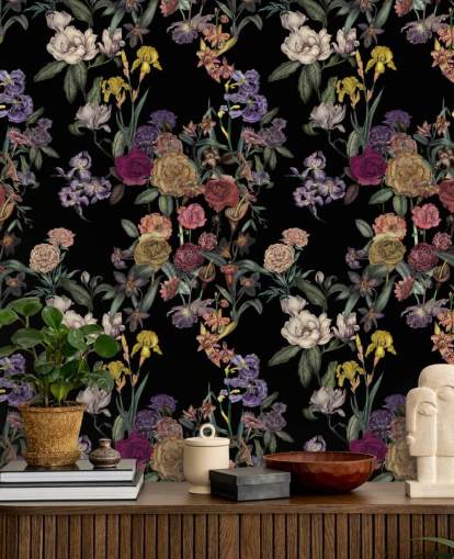 sort tilpasselig blomstermønster vægmaleri kaldet Obsidian Flower Garden af Karina Eibatova