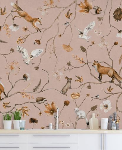 mural de pared rosa personalizable de animales del bosque llamado Playful Forest - Pink de Kikki Belle mural de pared rosa personalizable de animales del bosque llamado Playful Forest - Pink de Kikki Belle