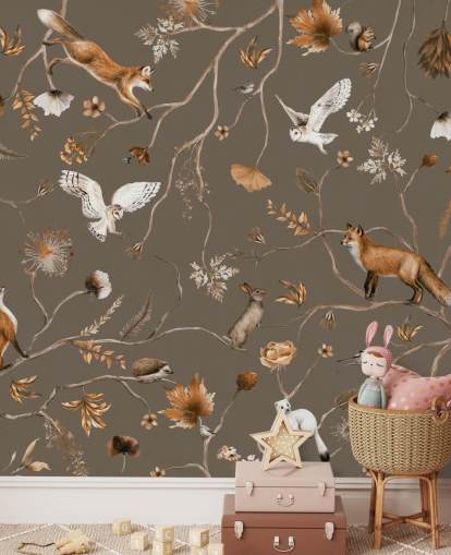 bruine aanpasbare muurschildering in het bos voor kinderen genaamd Playful Forest - Taupe van Kikki Belle