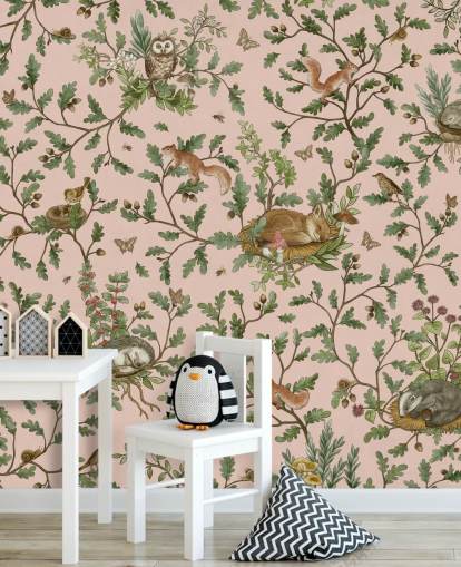 rosa og grønt tilpassbart barnehage veggmaleri kalt Playful Woods - Pink av Kikki Belle