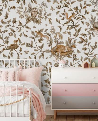 valkoinen ja ruskea mukautettu vintage-lasten seinämaalaus nimeltä Playful Woods - Vintage White, kirjoittanut Kikki Belle valkoinen ja ruskea mukautettu vintage-lasten seinämaalaus nimeltä Playful Woods - Vintage White, kirjoittanut Kikki Belle