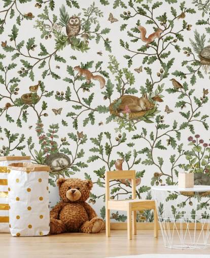 witte en groene aanpasbare dierenmuurschildering genaamd Playful Woods - White van Kikki Belle witte en groene aanpasbare dierenmuurschildering genaamd Playful Woods - White van Kikki Belle