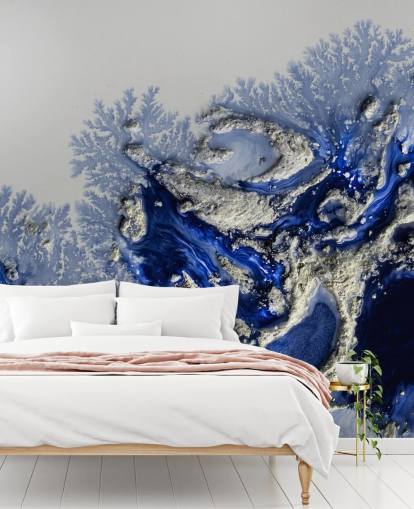 mural de parede personalizado em azul escuro e dourado chamado Azure Escape de Petra Meikle de Vlas para quartos e banheiros mural de parede personalizado em azul escuro e dourado chamado Azure Escape de Petra Meikle de Vlas para quartos e banheiros