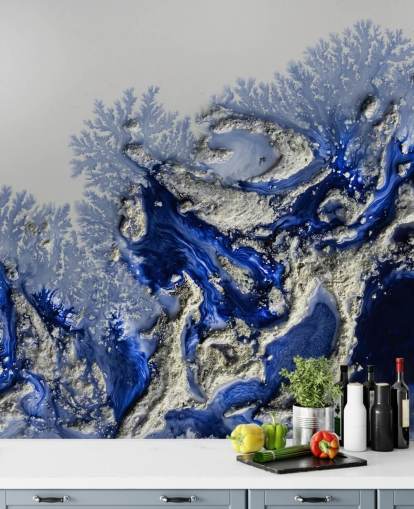 fresque murale personnalisée bleu foncé et or appelée Azure Escape de Petra Meikle de Vlas pour les chambres et les salles de bain