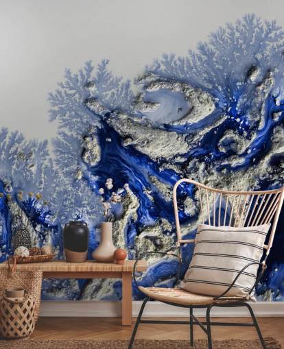 fresque murale personnalisée bleu foncé et or appelée Azure Escape de Petra Meikle de Vlas pour les chambres et les salles de bain