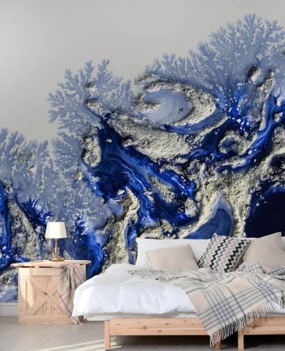 donkerblauwe en gouden muurschildering op maat genaamd Azure Escape van Petra Meikle de Vlas voor slaapkamers en badkamers donkerblauwe en gouden muurschildering op maat genaamd Azure Escape van Petra Meikle de Vlas voor slaapkamers en badkamers