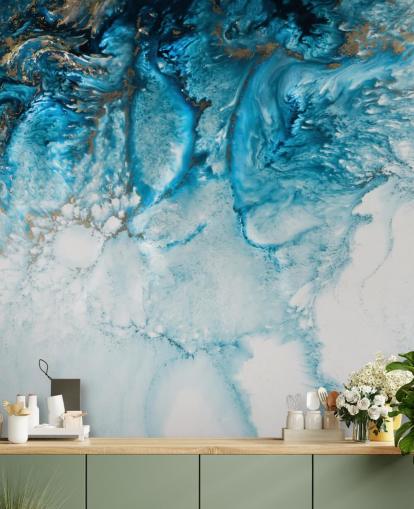 murale astratto oceanico blu, oro e bianco personalizzabile chiamato Coastal Blues di Petra Meikle De Vlas