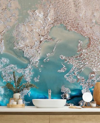 murale astratto personalizzato in oro rosa e blu chiamato Coastal Harmony di Petra Meikle de Vlas