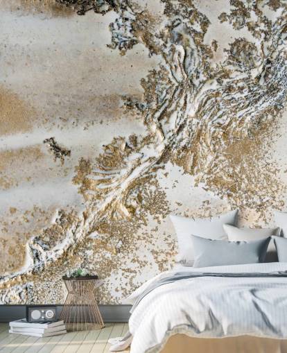 witte en gouden abstracte muurschildering op maat genaamd Entwined van Petra Meikle de Vlas voor woonkamers, eetkamers en badkamers